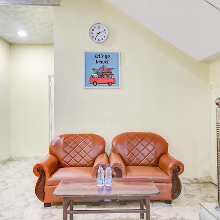Hotel O 74192 Vishwakarma Palace 德里 外观 照片