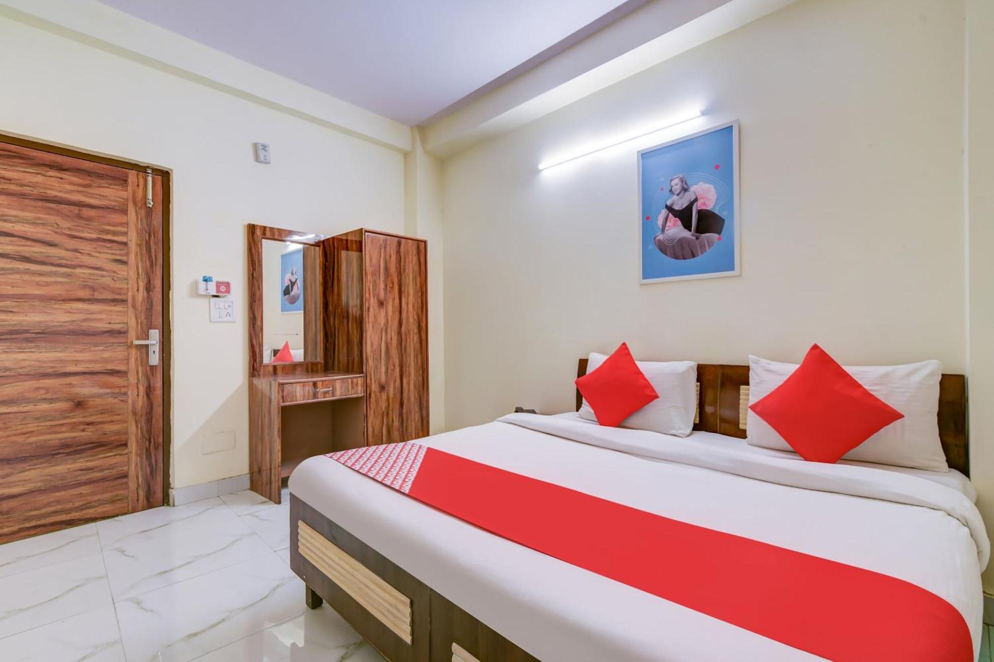 Hotel O 74192 Vishwakarma Palace 德里 外观 照片