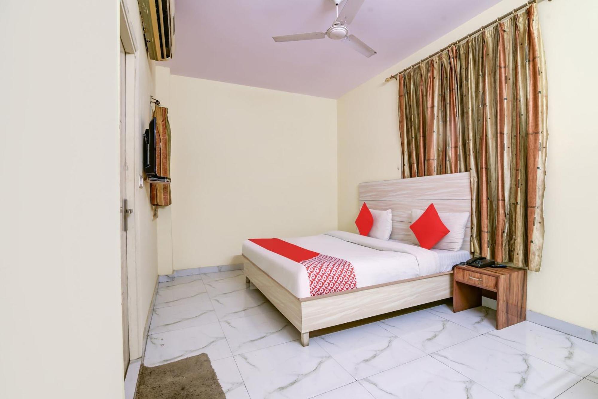 Hotel O 74192 Vishwakarma Palace 德里 外观 照片