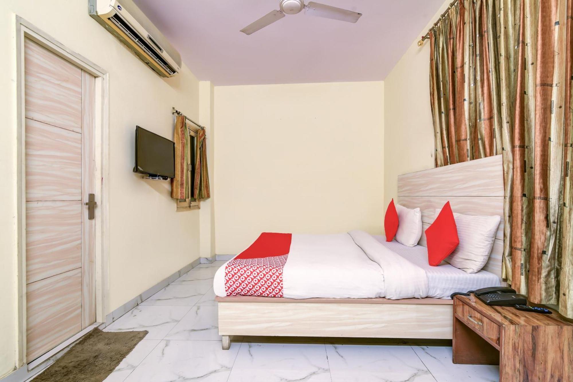 Hotel O 74192 Vishwakarma Palace 德里 外观 照片