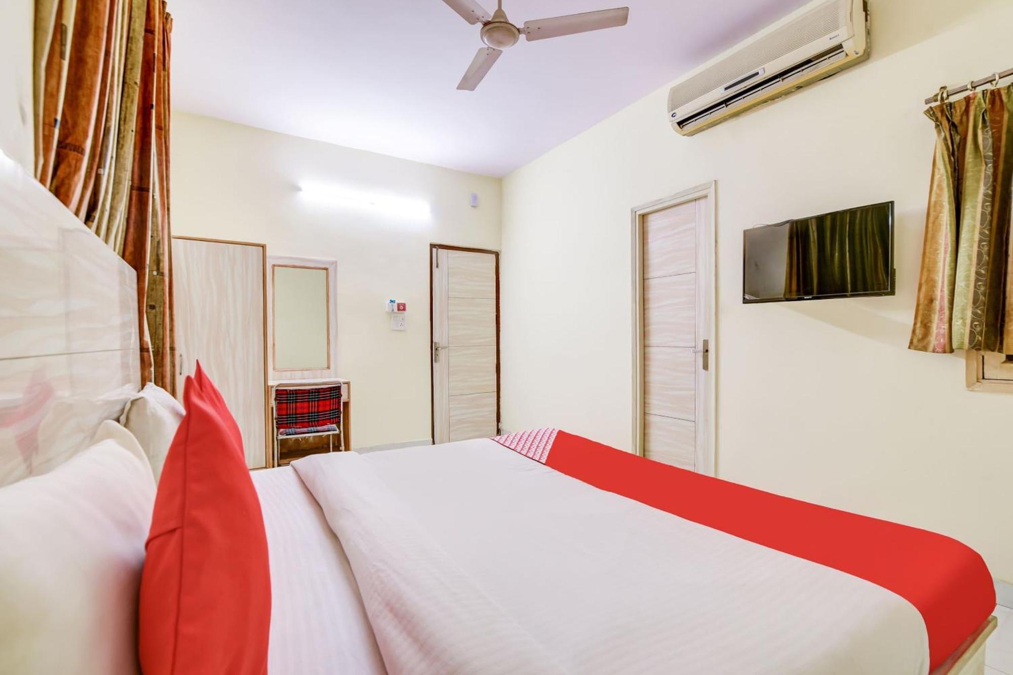 Hotel O 74192 Vishwakarma Palace 德里 外观 照片