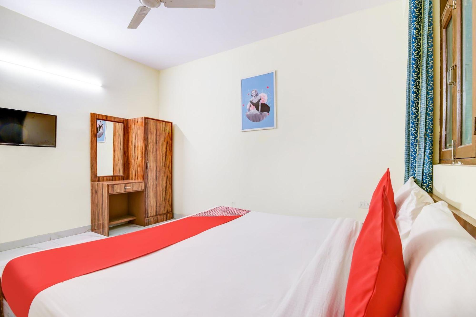 Hotel O 74192 Vishwakarma Palace 德里 外观 照片