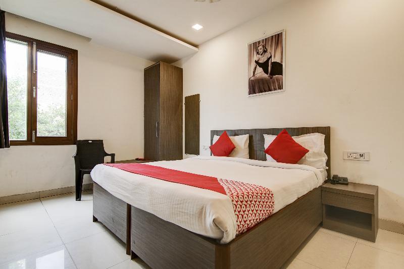Hotel O 74192 Vishwakarma Palace 德里 外观 照片